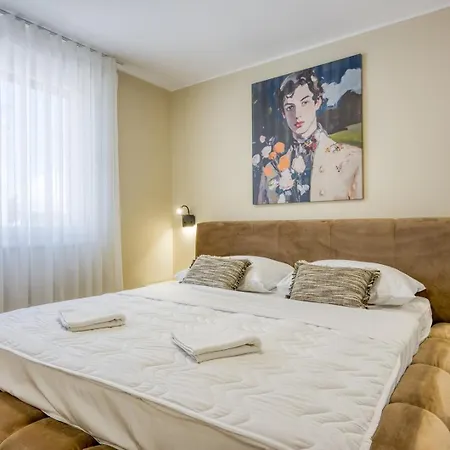 Elisadora Ii Апартаменты Пореч